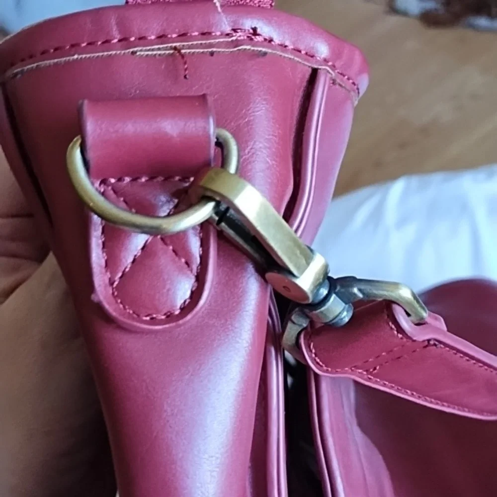 Red faux leather messenger bag/briefcase